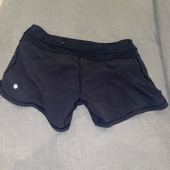 Lululemon - Shorts - Picture 3 of 9